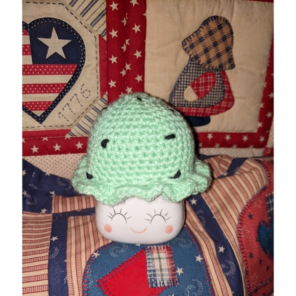 Marshmallow Mug Mint Chocolate Chip Ice Cream Hat - Picture 4 of 4